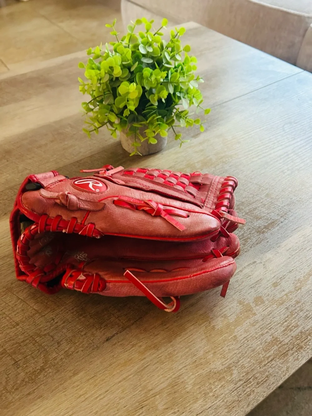 Rawlings Highlight 12inch Red Leather Women's Glove - Picture 1 of 4